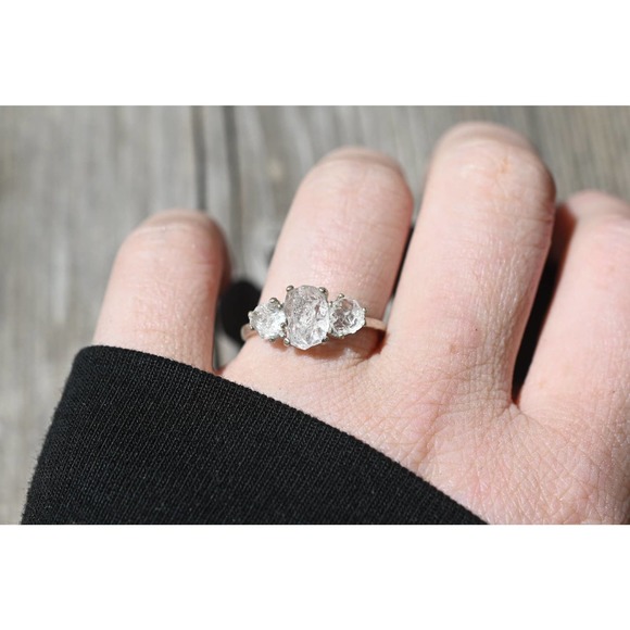 alternative raw diamond engagement ring raw crystal size 4 5 6 7 8 8 9 1… - Picture 2 of 3